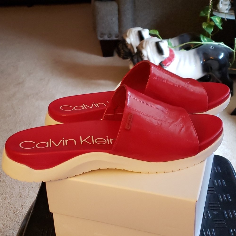 Calvin Klein Ubi High Gloss Eel Scarlet Slide, 9M